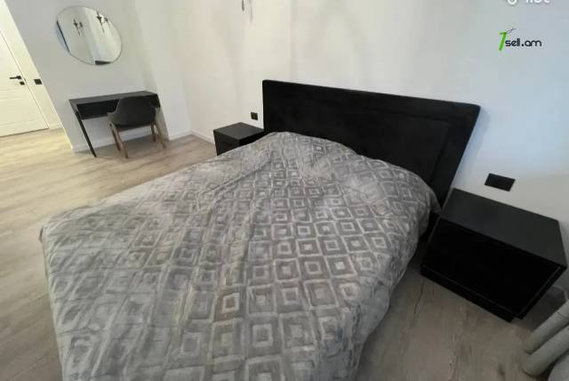 2 սենյականոց բնակարան նորակառույց շենքում Արամ Խաչատրյան փողոցում, 74 ք.մ., 3/16 հարկ