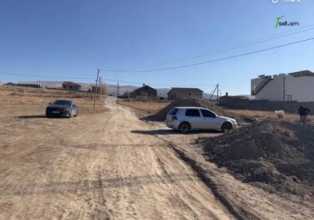 Հողատարածք բնակելի շինությունների համար Ձորաղբյուրում, 1200 ք.մ.