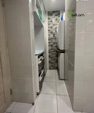 4 սենյականոց բնակարան նորակառույց շենքում Ադոնցի փողոցում, 120 ք.մ., 2 սանհանգույց, բարձր առաստաղներ