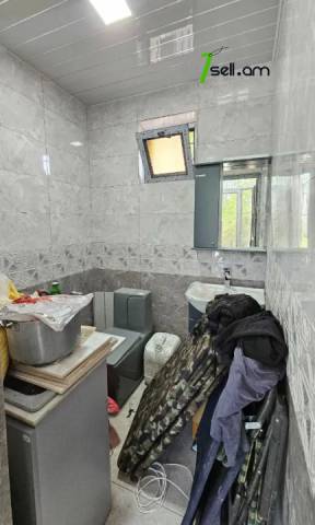 Մեկ հարկանի քարե տուն Վանի Հերոսների փողոցում Աշտարակում, 1170 քմ, կոսմետիկ վերանորոգում