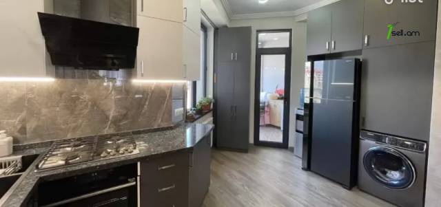 4 սենյականոց բնակարան նորակառույց շենքում Վերին Անտառային փողոցում, 100 ք.մ., նախավերջին հարկ