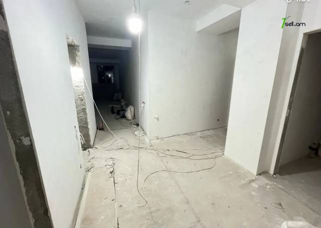 4 սենյականոց բնակարան նորակառույց շենքում Նիկողայոս Ադոնցի փողոցում, 105 ք.մ., 5/8 հարկ