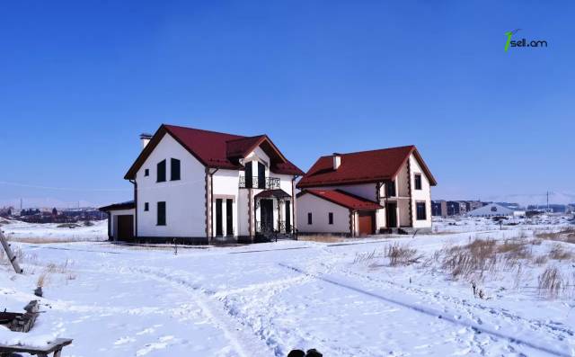 Երկու հարկանի քարե տուն, Մուշ 2 թաղամաս Գյումրիում, 252 ք.մ.