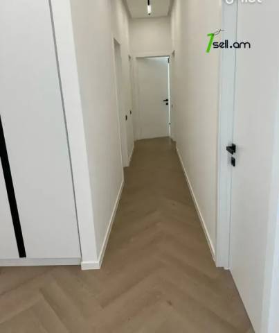 4 սենյականոց բնակարան նորակառույց շենքում Կարապետ Ուլնեցու փողոցում, 133 ք.մ., 2 սանհանգույց