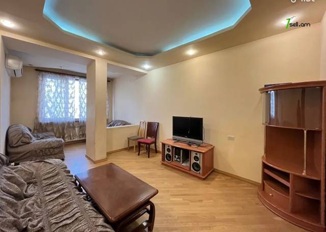 3 սենյականոց բնակարան, Komitas Ave, 130 քմ, նախավերջին հարկ, 2 սանհանգույց, բարձր առաստաղներ