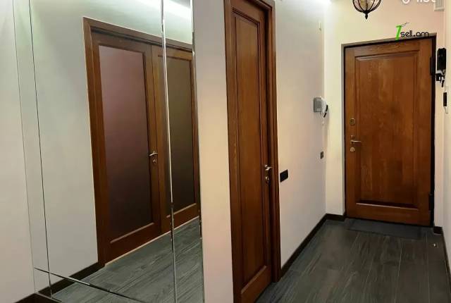 4 սենյականոց բնակարան նորակառույց շենքում կենտրոնում, 110 քմ, 4/15 հարկ, 2 սանհանգույց