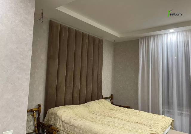 Երկու հարկանի քարե տուն, Ձոր 2 թաղամաս Դավիթաշենում, 480 ք.մ., 3+ սանհանգույց, եվրովերանորոգված