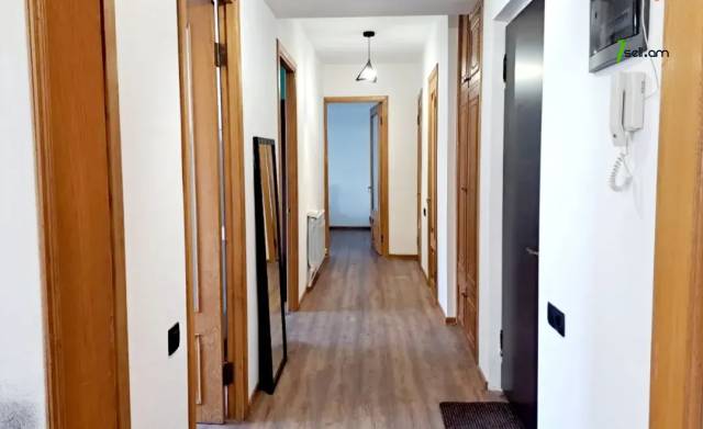 3 սենյականոց բնակարան Ամիրյան փողոցում, 85 քմ, 12/16 հարկ, մի քանի պատշգամբ, կապիտալ վերանորոգված