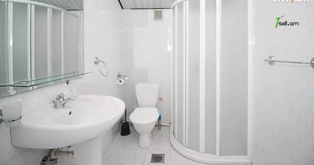 Երեք հարկանի քարե տուն Քեռու փողոցում Արաբկիրում, 610 ք.մ., 3+ սանհանգույց, կապիտալ վերանորոգված