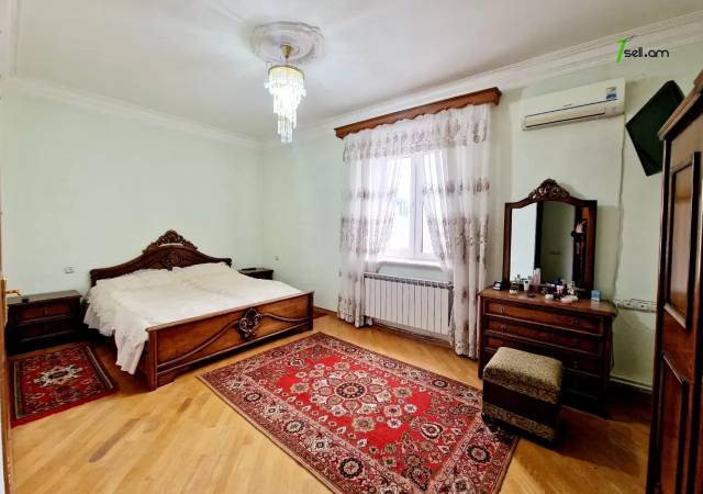 Չորս հարկանի քարե տուն Արաբկիր փողոցում Քասախում, 1000 ք.մ., 3+ սանհանգույց, եվրովերանորոգված