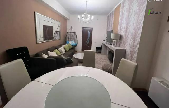3 սենյականոց բնակարան նորակառույց շենքում Նիկողայոս Ադոնցի փողոցում, 86 ք.մ., բարձր առաստաղներ