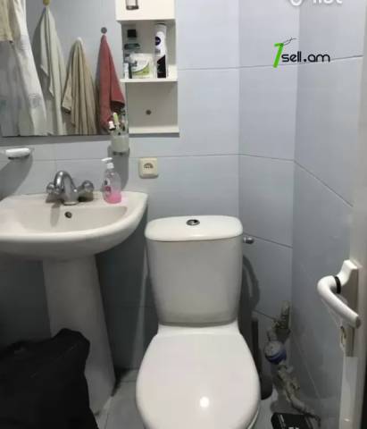 3 սենյականոց բնակարան Կոմիտասի պողոտայում, 74 քմ, եվրովերանորոգված, քարե շենք