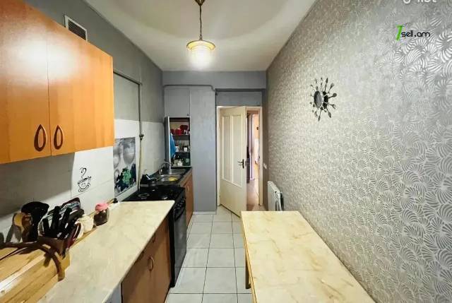 3 սենյականոց բնակարան Արցախի պողոտայում, 71 ք.մ., նախավերջին հարկ, կապիտալ վերանորոգված