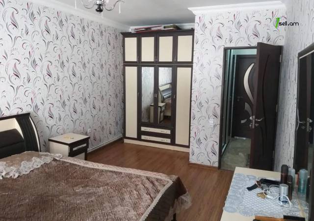 2 սենյականոց բնակարան, Lyuksemburg Street, 62 ք.մ., 1/4 հարկ, կապիտալ վերանորոգված, քարե շենք