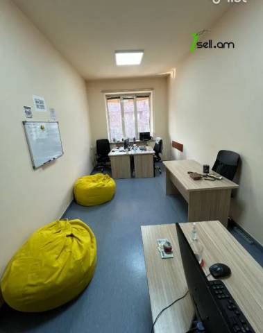 Գրասենյակային տարածք Պարոնյան փողոցում կենտրոնում, 78 քմ