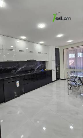 4 սենյականոց բնակարան Րաֆֆու փողոցում, 90 քմ, 2/9 հարկ, կապիտալ վերանորոգված