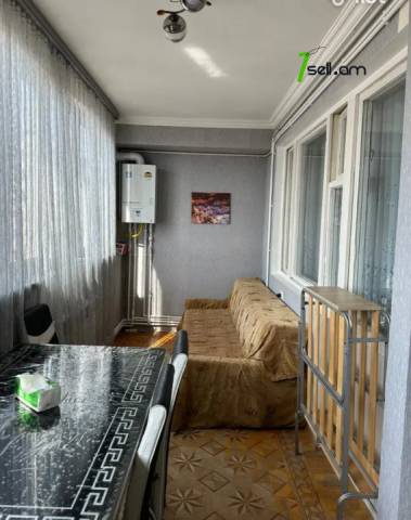 3 սենյականոց բնակարան Աղբյուր Սերոբի փողոցում, 83 ք.մ., 11/16 հարկ, մասնակի վերանորոգում