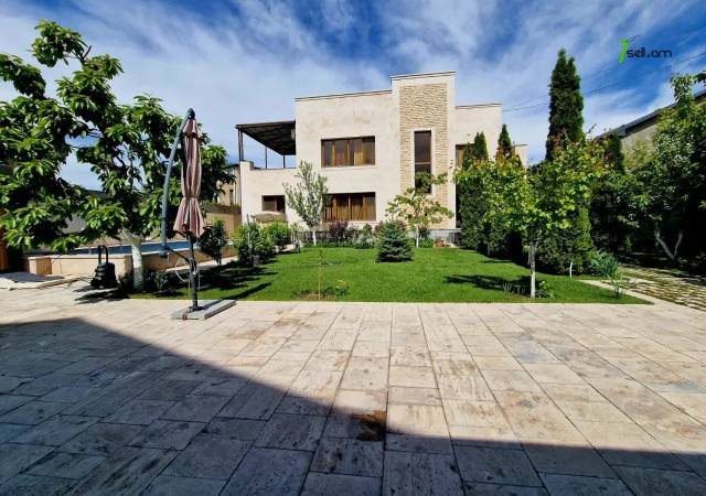 Երկու հարկանի քարե տուն Բագրևանդի փողոցում Նոր Նորքում, 600 ք.մ., 3+ սանհանգույց