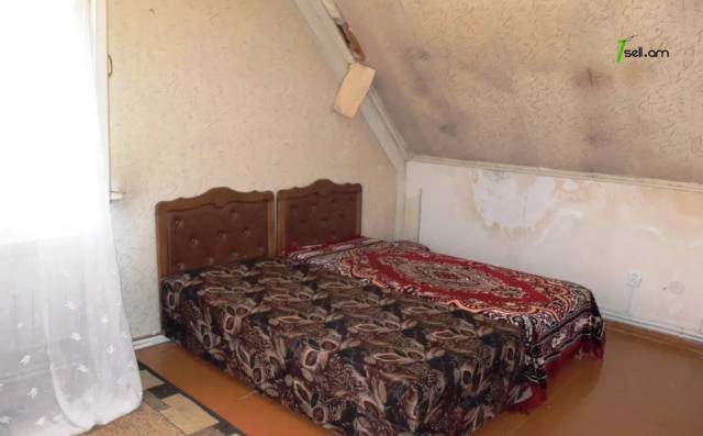 Երկու հարկանի քարե տուն, Պավլովի փողոցի 2-րդ նրբանցք Գյումրիում, 286 ք.մ., 2 սանհանգույց