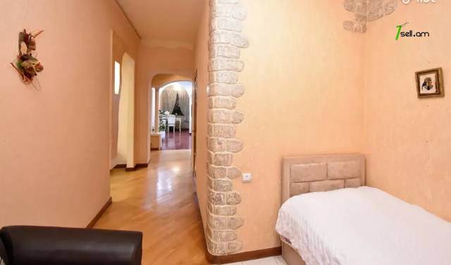 4 սենյականոց բնակարան Էրեբունու փողոցում, 104 ք.մ., 3/5 հարկ, բարձր առաստաղներ