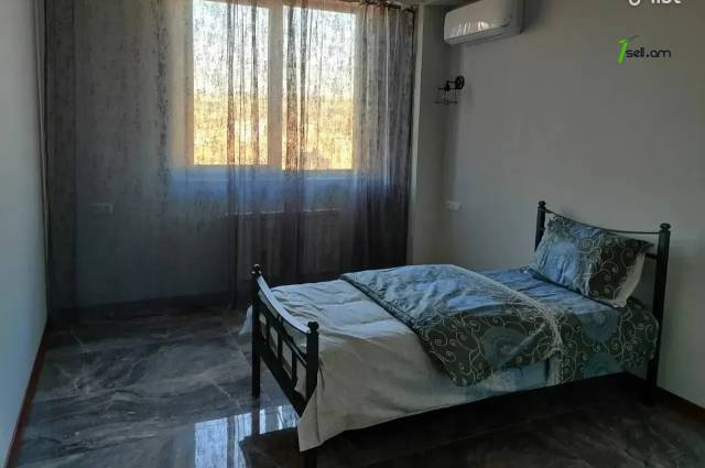 4 սենյականոց բնակարան նորակառույց շենքում Ձորափի փողոցում, 130 ք.մ., 2 սանհանգույց, բարձր առաստաղներ