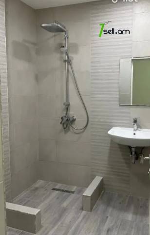 2 սենյականոց բնակարան նորակառույց շենքում Անաստաս Միկոյան փողոցում, 65 ք.մ., բարձր առաստաղներ