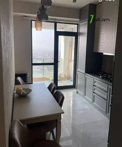 3 սենյականոց բնակարան նորակառույց շենքում Կարապետ Ուլնեցու փողոցում, 110 ք.մ., 2 սանհանգույց