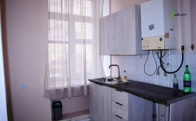 2 սենյականոց բնակարան Մհեր Մկրտչյանի փողոցում, 55 քմ, 1/3 հարկ, բարձր առաստաղներ