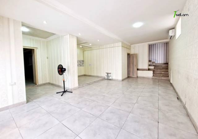 Երկու հարկանի քարե տուն Գարեգին Հովսեփյանի փողոցում Նորք Մարաշում, 820 քմ, 3+ սանհանգույց