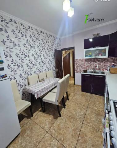 Երկու հարկանի տուն Ֆուչիկի փողոցում Աջափնյակում, 106 քմ, 2 սանհանգույց, կապիտալ վերանորոգված