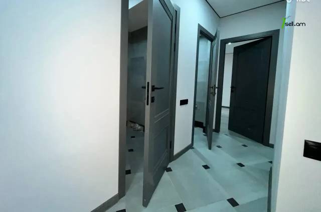 3 սենյականոց բնակարան, Նորաշեն թաղամաս, 80 քմ, 12/16 հարկ, 2 սանհանգույց, մի քանի պատշգամբ