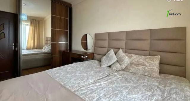 3 սենյականոց բնակարան Զաքարիա Քանաքեռցու փողոցում, 80 քմ, 5/9 հարկ, մի քանի պատշգամբ