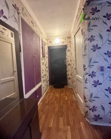 2 սենյականոց բնակարան Արցախի պողոտայում, 44 ք.մ., 3/5 հարկ, կոսմետիկ վերանորոգում, քարե շենք