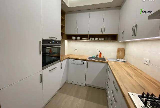 2 սենյականոց բնակարան նորակառույց շենքում Օրբելի եղբայրների փողոցում, 77 ք.մ., 3/15 հարկ