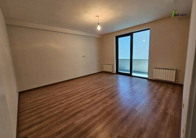 Չորս հարկանի տուն, Հյուսիսային ճառագայթ Արաբկիրում, 660 ք.մ., 3+ սանհանգույց, կապիտալ վերանորոգված