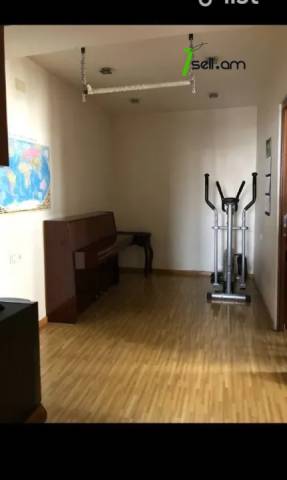 3 սենյականոց բնակարան Մարգարյան փողոցում, 65 քմ, 2/9 հարկ, կապիտալ վերանորոգված