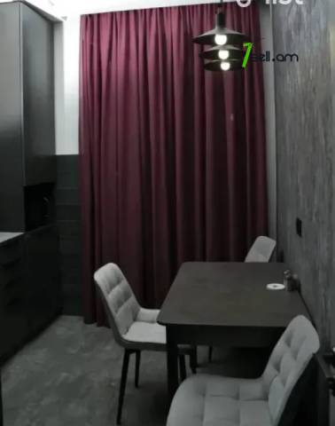 2 սենյականոց բնակարան Աբովյան փողոցում, 42 ք.մ., բարձր առաստաղներ, 4/7 հարկ