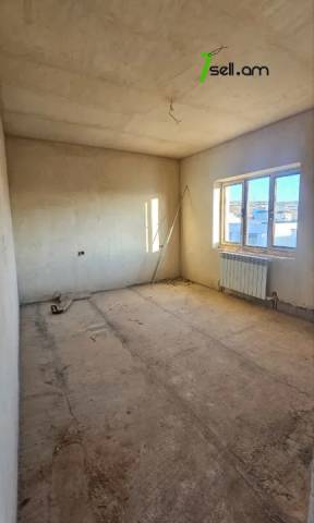 Երեք հարկանի քարե տուն Խաչատուր Աբովյանի 21-րդ փողոցում Առինջում, 1360 ք.մ., 3+ սանհանգույց