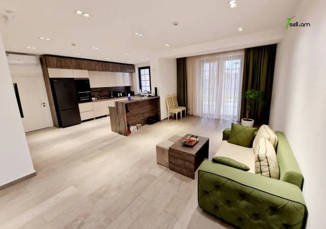 Երկու հարկանի քարե տուն, Վահագնի Թաղամաս Աջափնյակում, 700 ք.մ., 3+ սանհանգույց