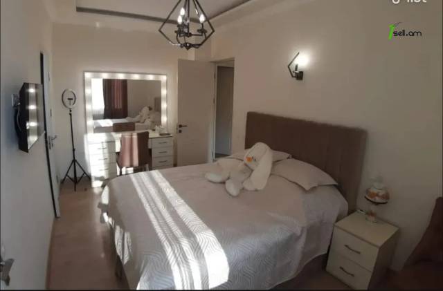 Երկու հարկանի քարե տուն Շրջանցիկ Թունել փողոցում Արաբկիրում, 220 ք.մ., 3+ սանհանգույց