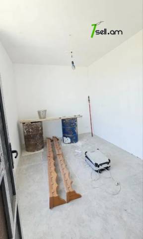 Մեկ հարկանի քարե տուն Վանի Հերոսների փողոցում Աշտարակում, 1170 քմ, կոսմետիկ վերանորոգում