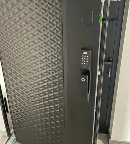 2 սենյականոց բնակարան Մաշտոցի պողոտայում, 60 ք.մ., նախավերջին հարկ, բարձր առաստաղներ