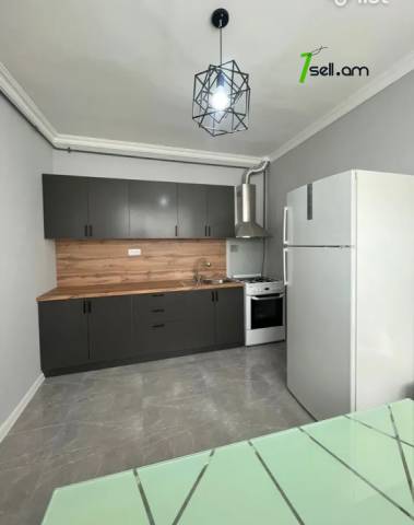 Երկու հարկանի քարե տուն 39-րդ փողոցում Զովունիում, 180 ք.մ., կապիտալ վերանորոգված