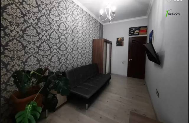 4 սենյականոց բնակարան կենտրոնում, 82 ք.մ., 2 սանհանգույց, բարձր առաստաղներ, կապիտալ վերանորոգված