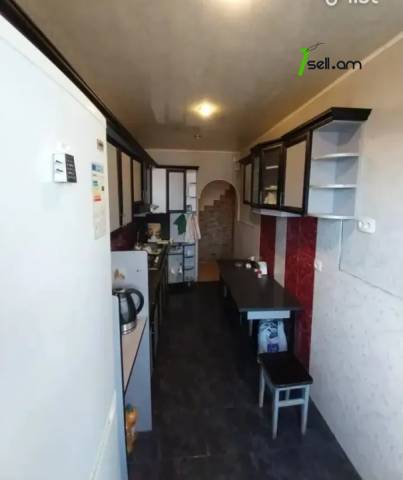 3 սենյականոց բնակարան Զաքարիա Քանաքեռցու փողոցում, 79 ք.մ., 3/9 հարկ, կապիտալ վերանորոգված