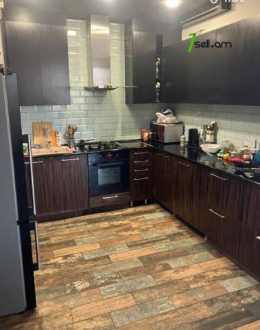 3 սենյականոց բնակարան նորակառույց շենքում Կոմիտասի պողոտայում, 96 ք.մ., 2 սանհանգույց