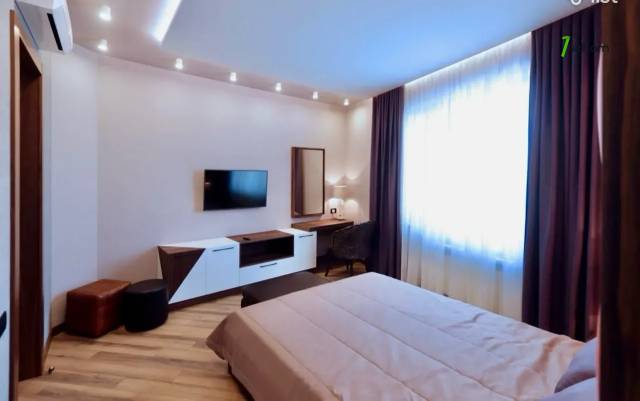 3 սենյականոց բնակարան Ազատության պողոտայում, 110 քմ, 2 սանհանգույց, բարձր առաստաղներ