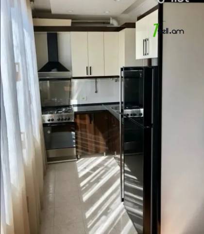 3 սենյականոց բնակարան Սարյան փողոցում, 70 քմ, 6/9 հարկ, կապիտալ վերանորոգված, քարե շենք