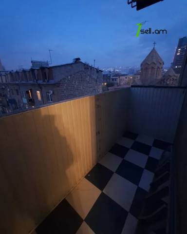 3 սենյականոց բնակարան Սայաթ-Նովայի պողոտայում, 70 ք.մ., 9/11 հարկ, կապիտալ վերանորոգված