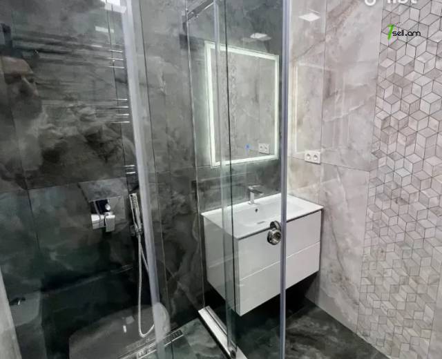 3 սենյականոց բնակարան նորակառույց շենքում Դավիթ Անհաղթի փողոցում, 117 ք.մ., 11/14 հարկ